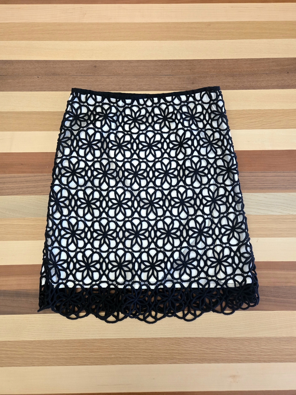 Anthropologie Postmark Black Floral Lace Pencil Skirt with Ivory Lining Size 4